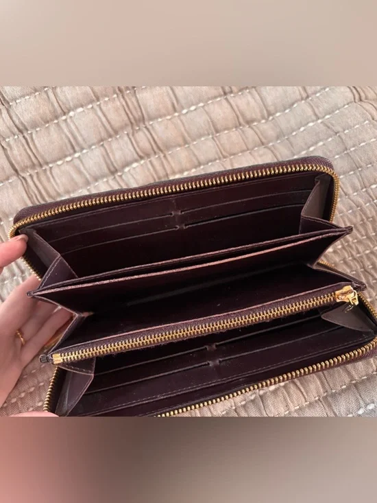 Louis Vuitton Vernis Patent Zippy Wallet - Amarante - Picture 7 of 10